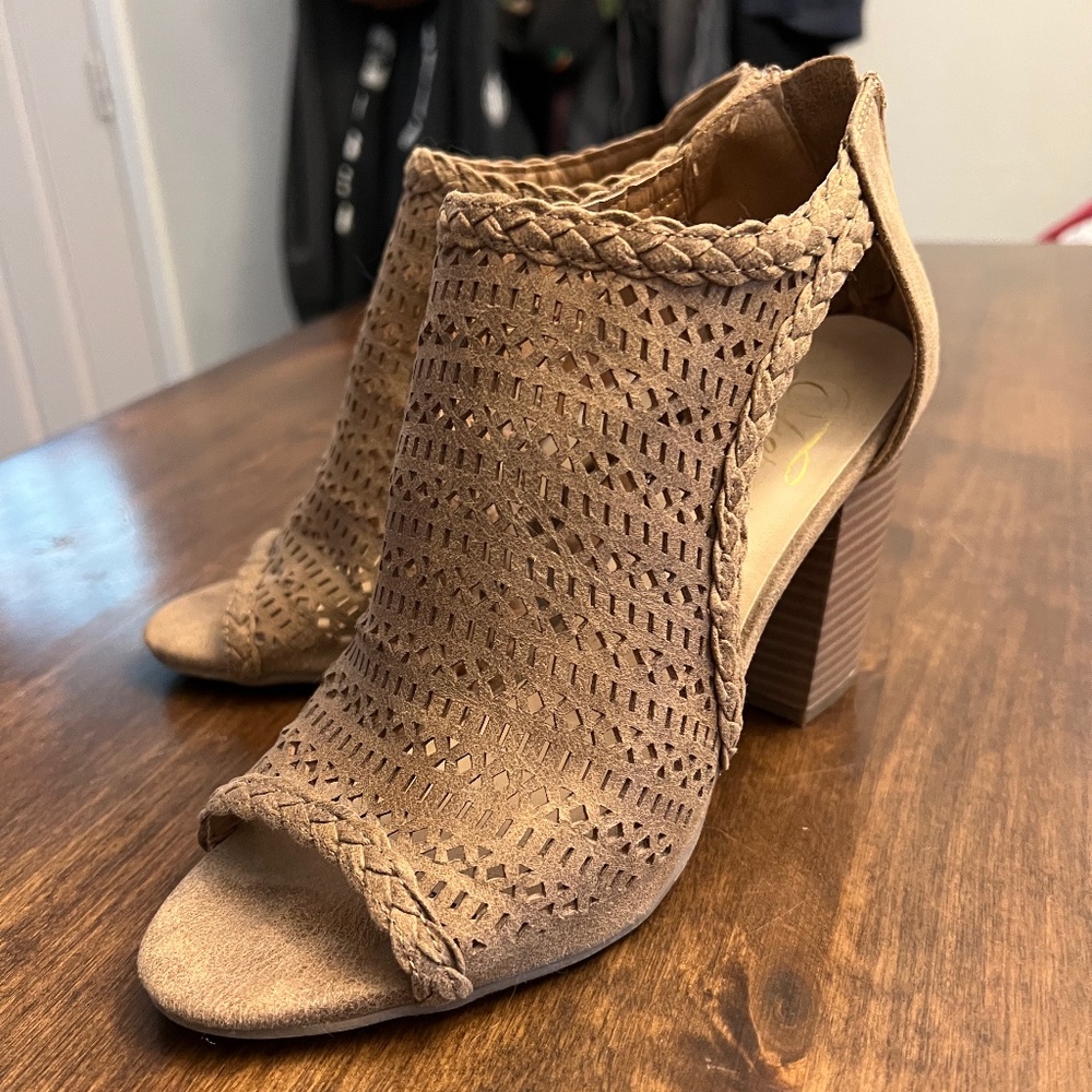 Wedge heels